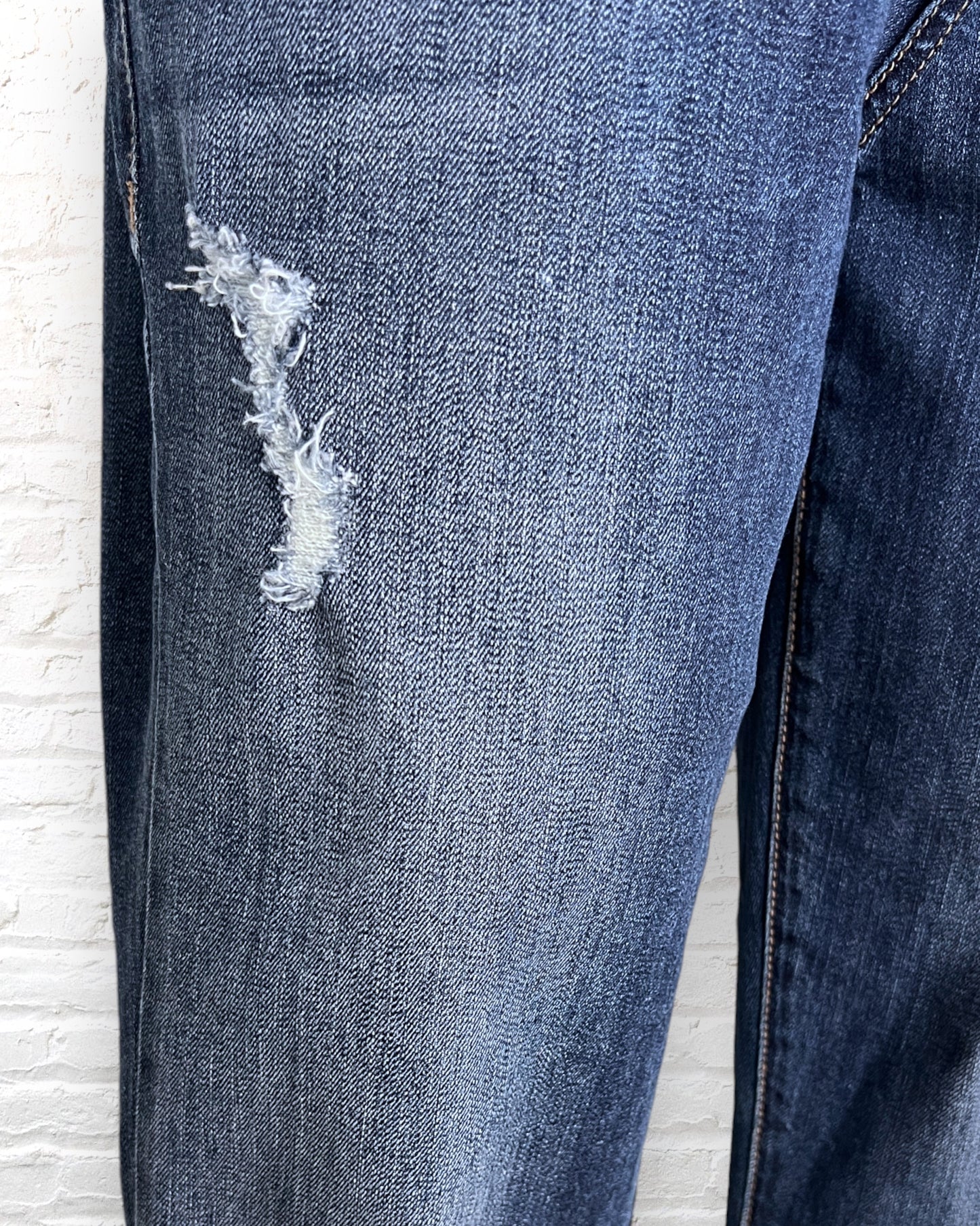 Level 99 / Cigarette Cut / 27x30