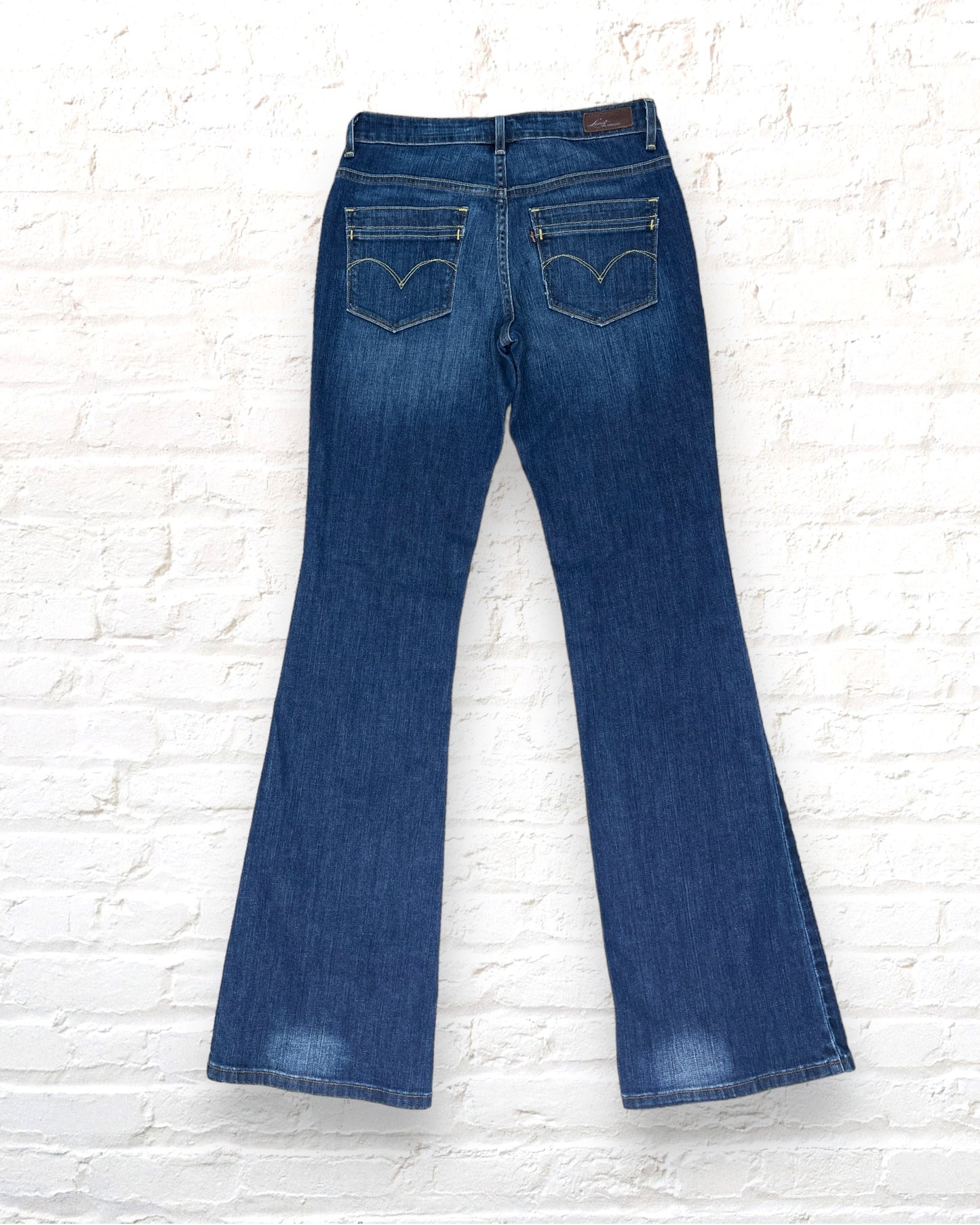 Levis / Demi Curve / 27x32