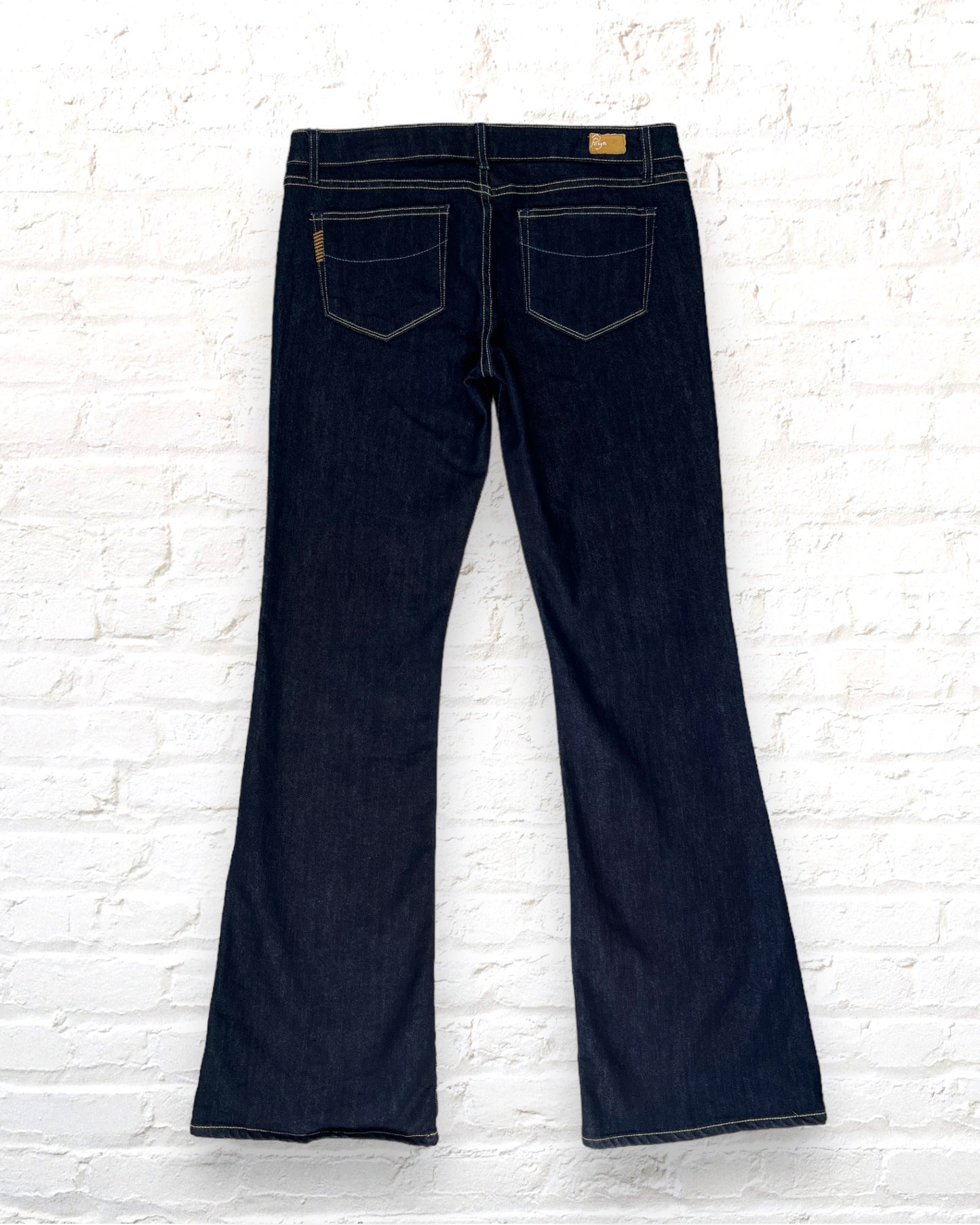 Paige / Laurel Canyon / 31x33