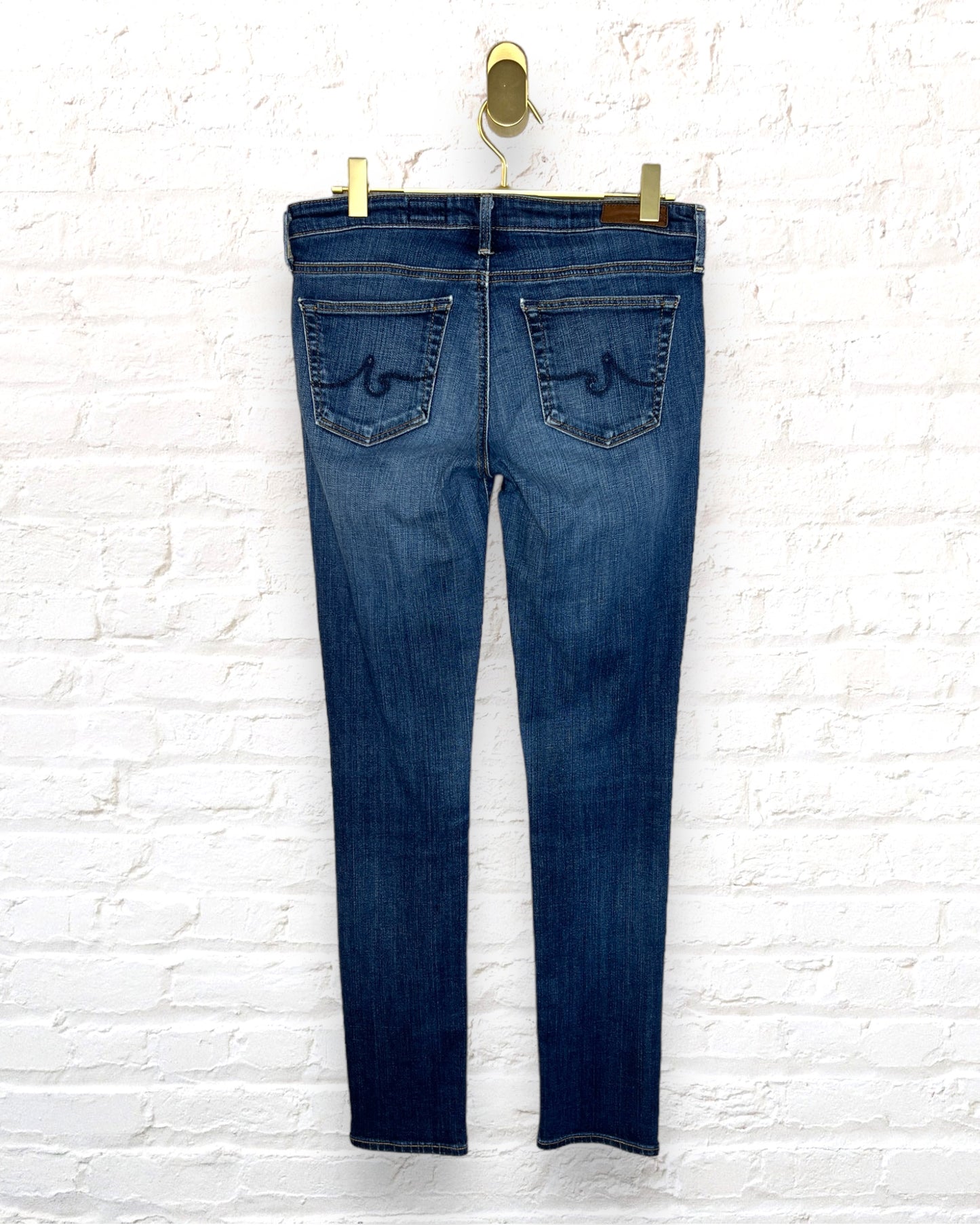 AG / The Stilt  / 27x30