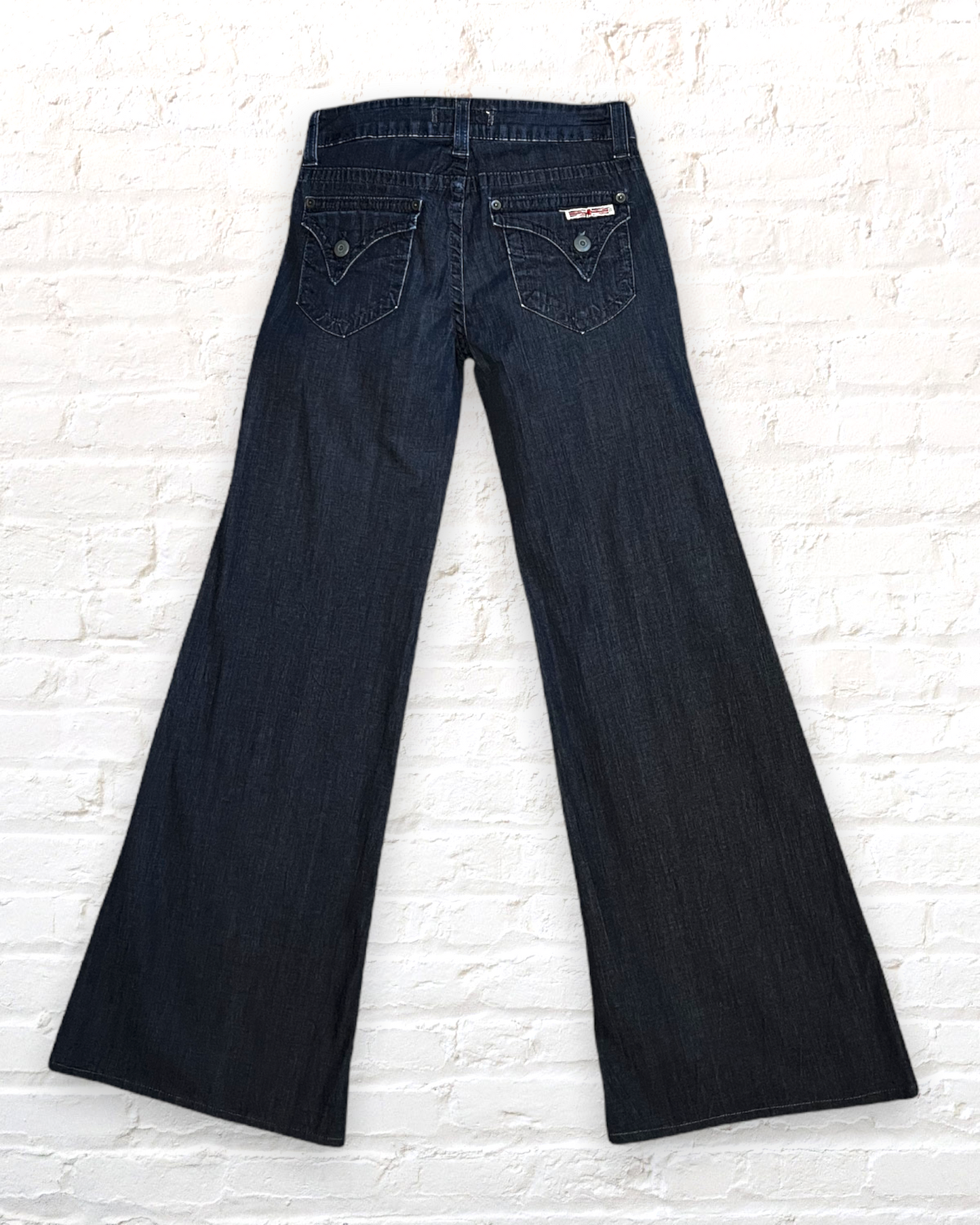 Hudson / Flare / 25x32