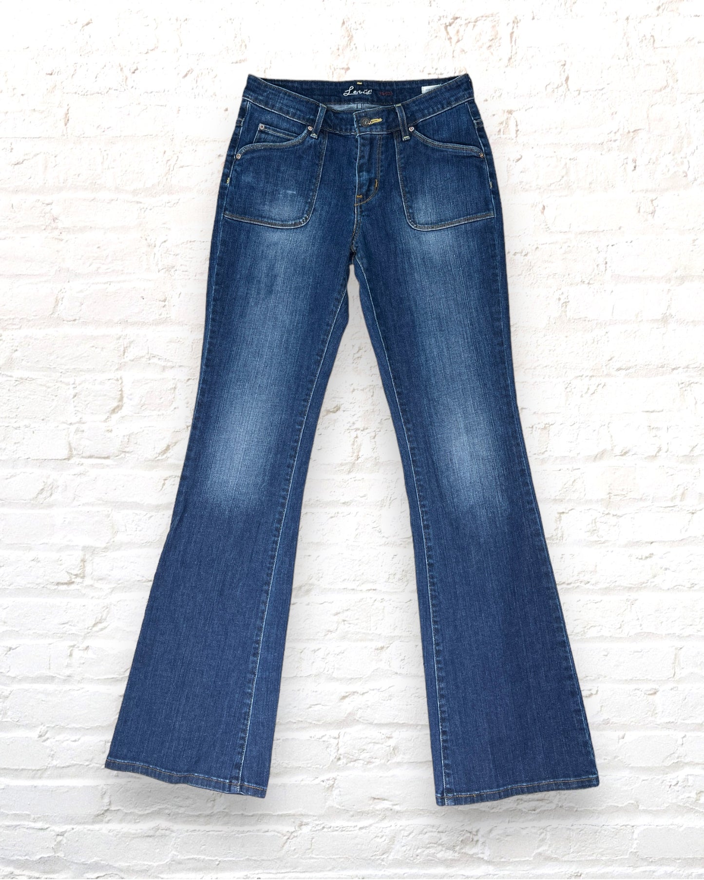 Levis / Demi Curve / 27x32