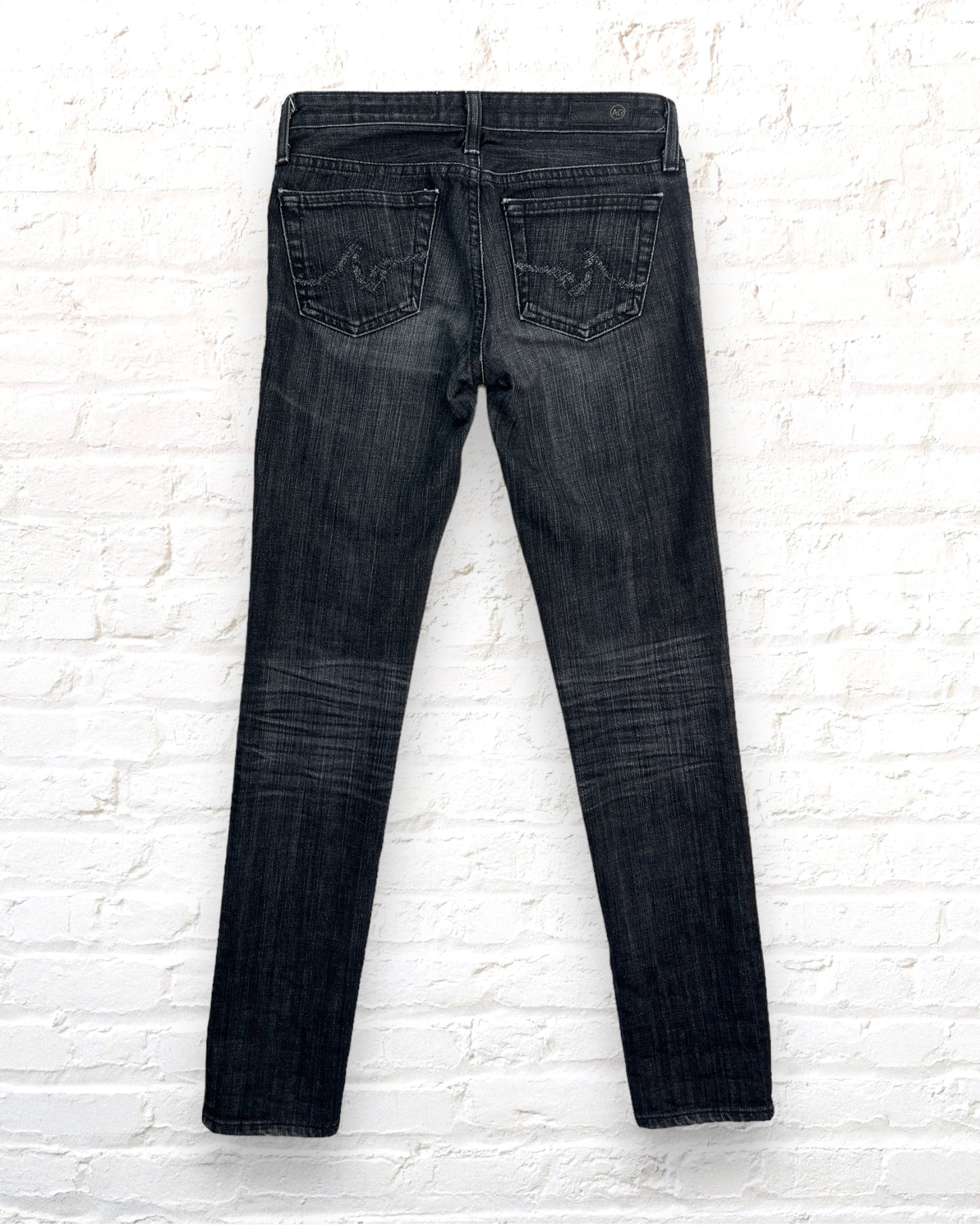 AG / The Stilt / 25x29